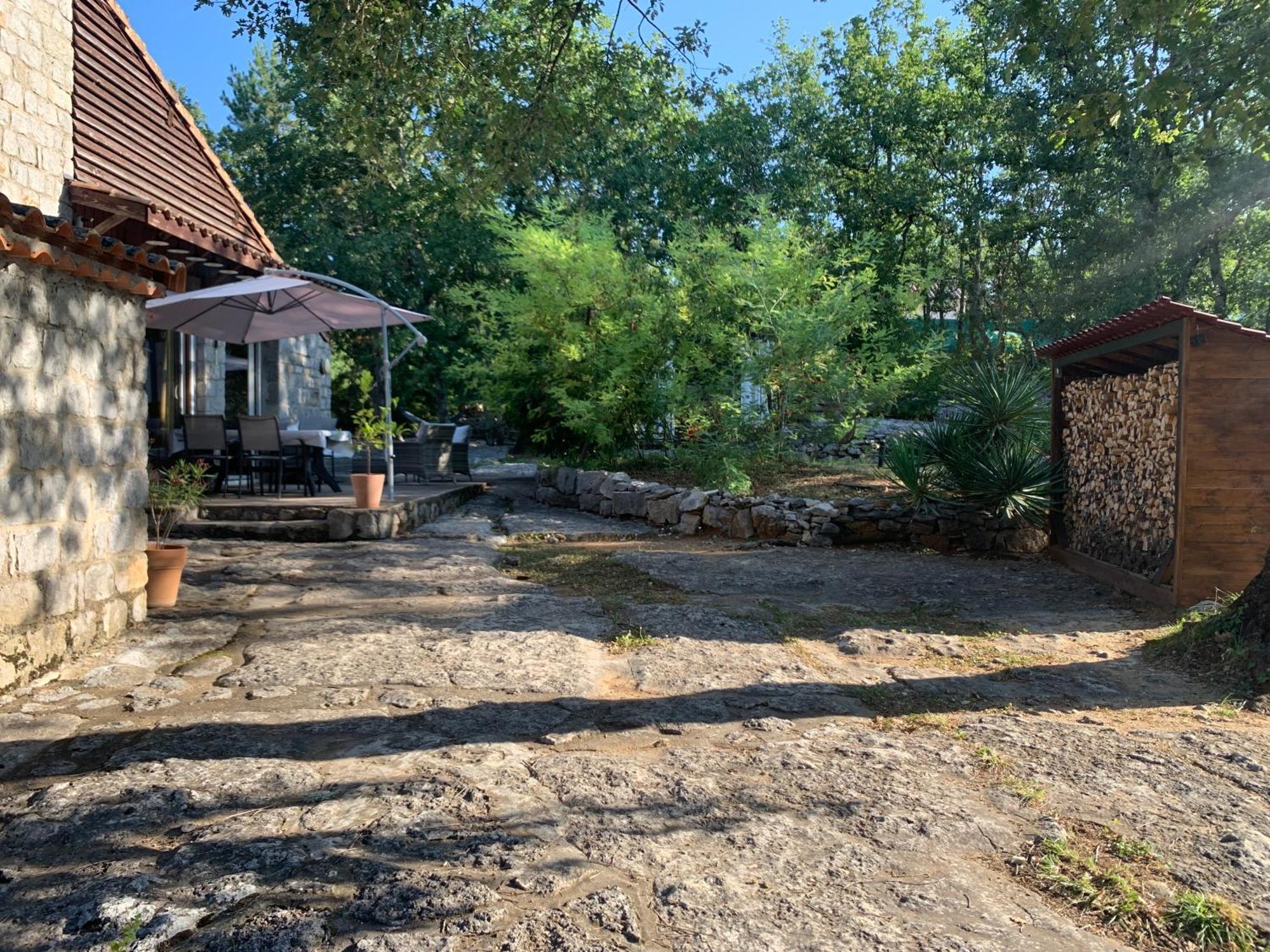 Gite Avec Piscine Privee Au Coeur D'Une Foret De Chenes Proche De Vallon Pont D'Arc Saint Alban Auriolles Екстер'єр фото